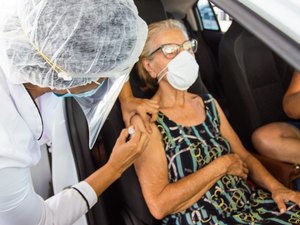 “Vacinação vai continuar no final de semana”, diz coordenador do enfrentamento à Covid-19