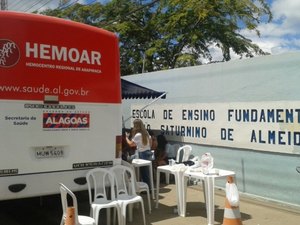 Professores realizam campanha de doação de sangue em aniversário de escola