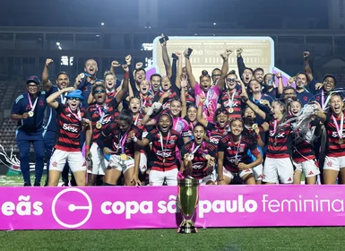 Flamengo goleia Grêmio e conquista Copinha Feminina