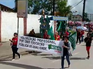 [Vídeo] Professores da rede municipal protestam em Teotonio Vilela