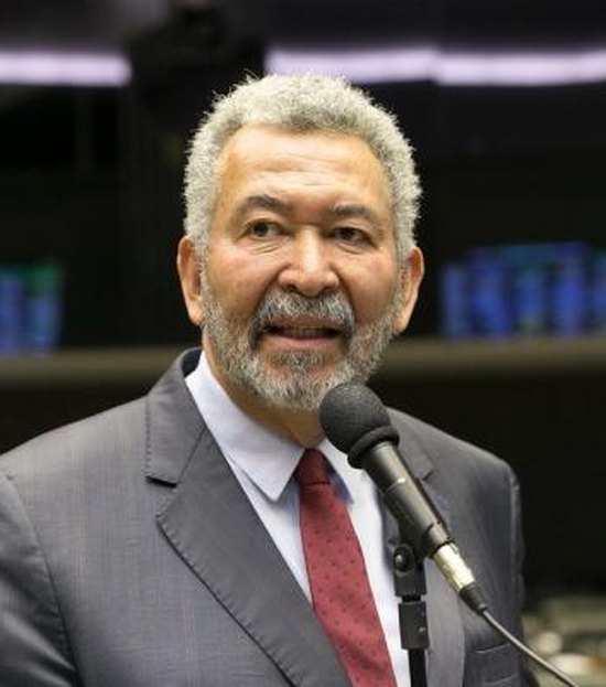 Sem força para o Senado, Paulão recua e foca na Câmara dos Deputados