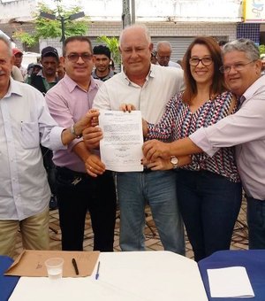 Prefeita Tainá Veiga entrega veículos e assina ordem de serviço em Lagoa da Canoa