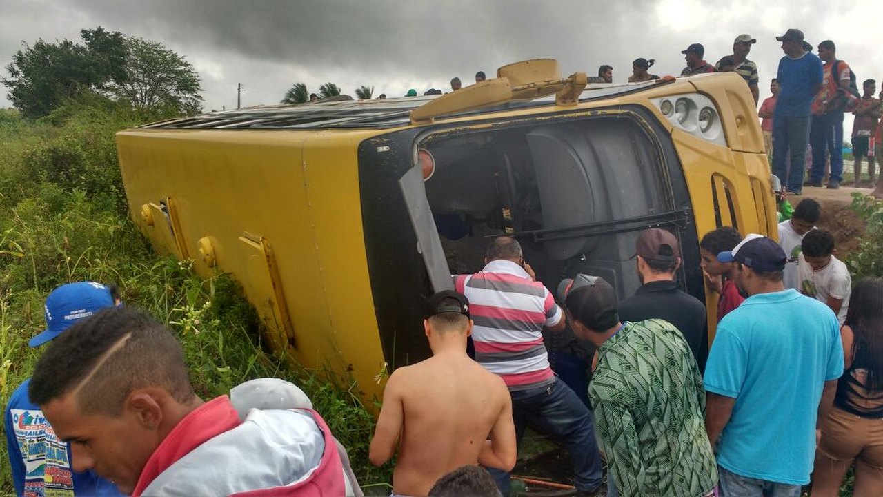 Antes da partida, escola desejou sorte a estudantes do Colégio Acreano  envolvidos em acidente de ônibus