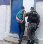 Polícia prende homem por tráfico de drogas em Riacho Doce