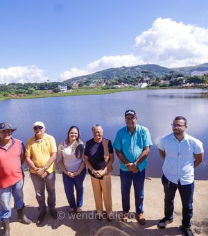 Lago Juca Sampaio passa por manutenção em Palmeira dos Índios