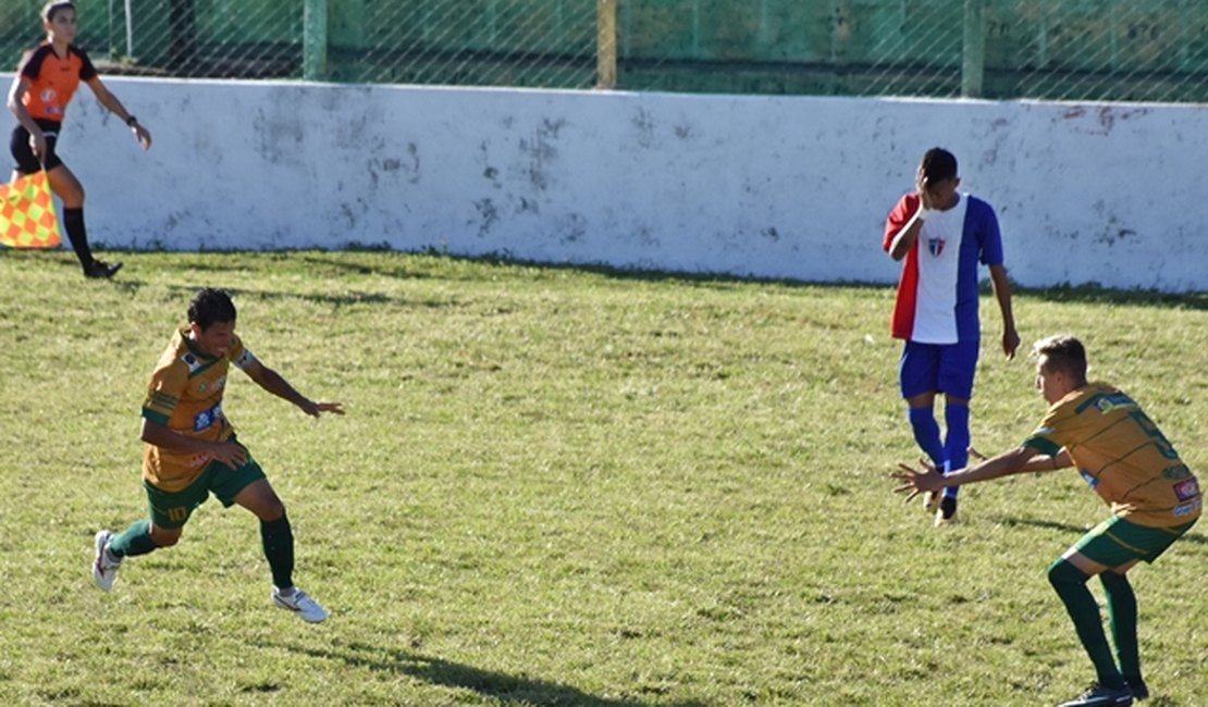 Santa supera problemas e Ipanema vence com gols do arapiraquense Kiko Alagoano