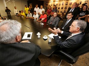 Vice-presidente do TJAL recebe representantes moradores do Pinheiro