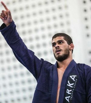 Jovem de Penedo se prepara para representar Alagoas em campeonatos de Jiu-Jitsu nos EUA