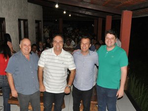 Prefeito Luiz Emilio, ex-prefeito Jarbinhas e lideranças políticas reafirmam apoio aos pré-candidatos Sergio Toledo e Davi Davino