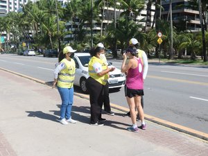 Ronda no Bairro segue fiscalizando cumprimento de decreto na orla de Maceió