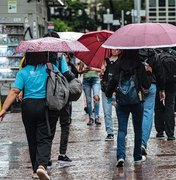 Inmet prevê chuvas intensas ao longo desta quarta-feira (11) na maior parte do país
