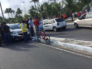 Taxista é morto a tiros dentro de carro no Jaraguá