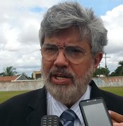 Governador anuncia que Eduardo Tavares desistiu de candidatura
