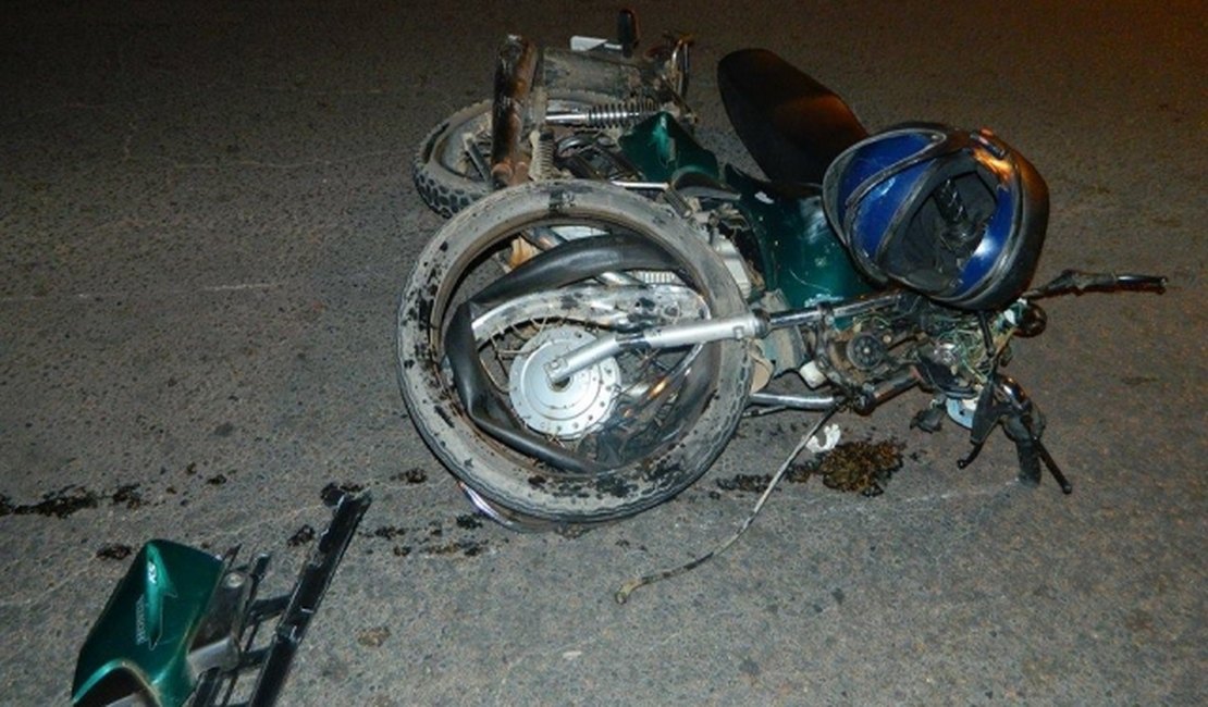 Motorista invade via contrária e mata motociclista