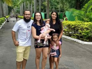 Dois anos após conseguir o registro da união poliafetiva, trio do Rio ainda enfrenta problemas burocráticos