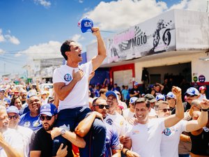 JHC encerra campanha com caminhada pelas ruas do Benedito Bentes