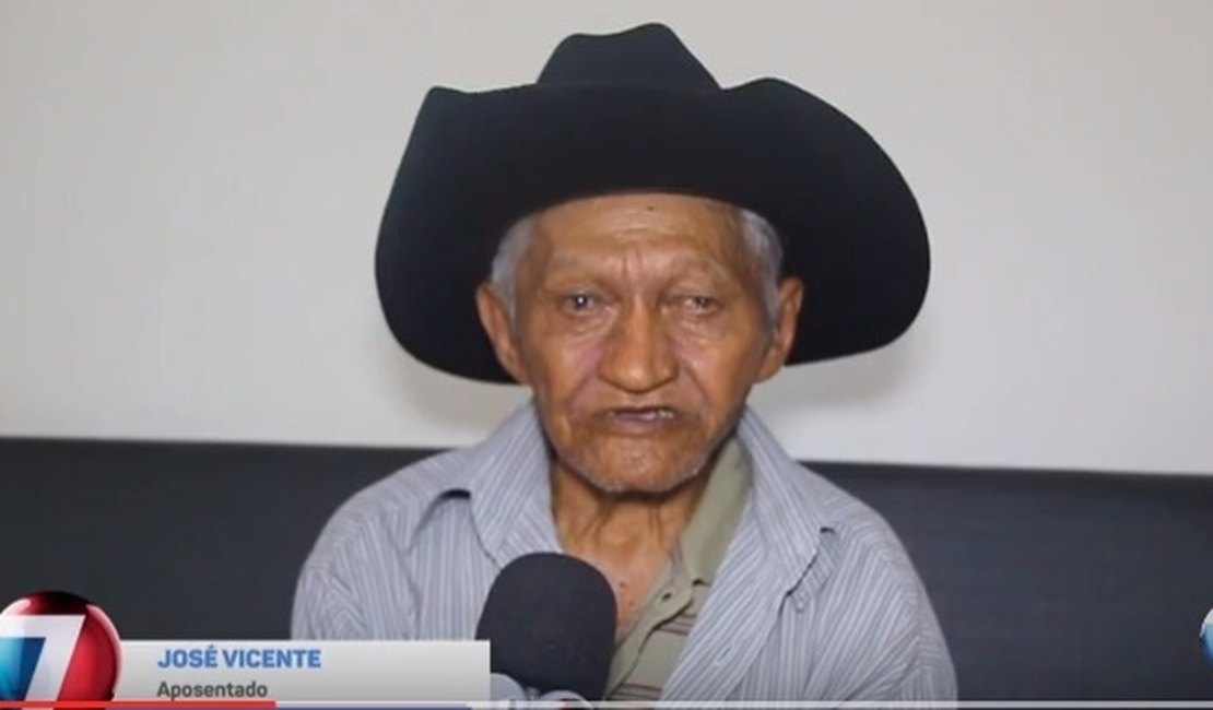 Após 50 anos, idoso retorna de São Paulo para tentar encontrar familiares em Alagoas