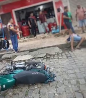 [ Vídeo] Motoqueiro sofre tentativa de homicídio após briga de trânsito