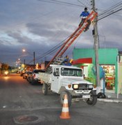 Mais de 200 reparos em postes foram realizados para garantir iluminação pública 