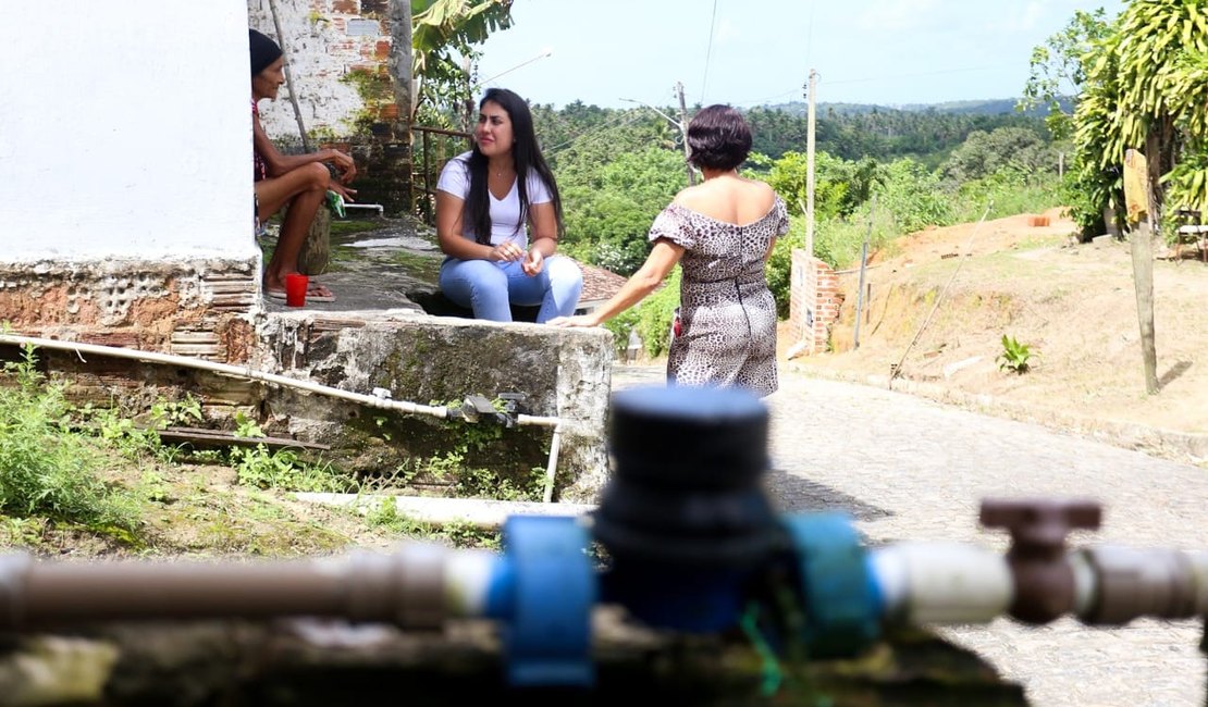 Gabi Gonçalves visita comunidades afetadas por desabastecimento de água
