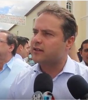 Governador de Alagoas anuncia antecipação do 13º salário aos servidores públicos
