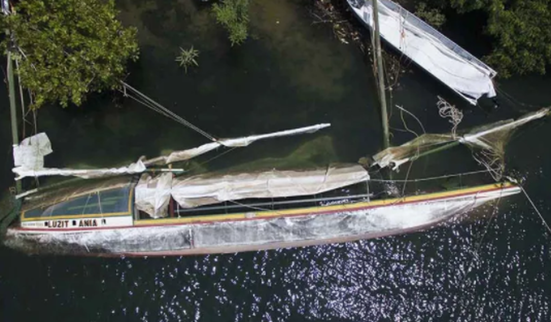 Chesf aumenta  vazão do São Francisco para resgate de canoa que tombou em Pão de Açúcar