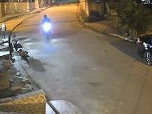 Câmeras flagram chegada e fuga de homem que atirou em vereador por Campo Grande