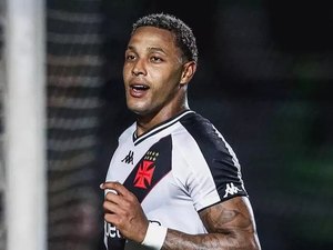 Jogador do Vasco é alvo de operação contra tráfico de drogas e armas no RJ