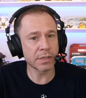 O 'ritual' de apresentador da Globo exposto por Tiago Leifert