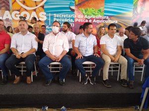 [Vídeo] Em Arapiraca, Renan Filho lança o Planta Alagoas com representantes de vários municípios alagoanos