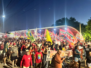 Arapiraca tem dia de mobilização pró-Lula com caminhada pela democracia