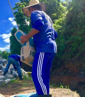 Prefeitura inicia obra de recuperação de canaleta na Ladeira de Fernão Velho