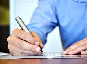 Editais de concursos públicos atrasam e frustram candidatos