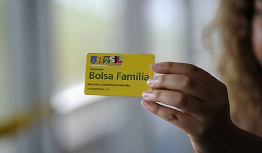 Após doação eleitoral, 13 mil beneficiários do Bolsa Família são convocados para atualizar dados