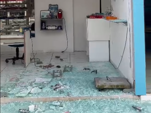 Galeria é alvo de vandalismo no bairro do Santo Eduardo, em Maceió