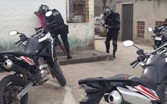 Policiais fizeram várias abordagens em São Luís do Quitunde