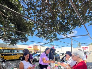 Pestalozzi de Arapiraca incentiva o empreendedorismo feminino com feira no centro da cidade