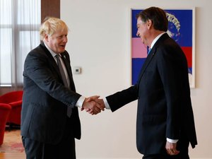 Boris Johnson e Bolsonaro conversam por telefone sobre guerra na Ucrânia