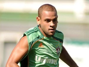 São Paulo acerta com lateral Carlinhos do Fluminense, para 2015