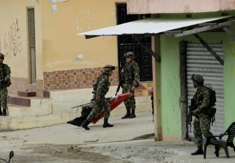 Resultado de imagem para ataque armado deixa mortos na fronteira entre ColÃ´mbia e Venezuela