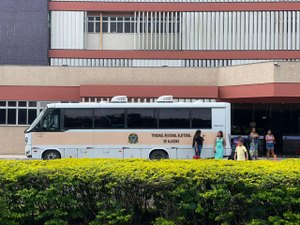 Ônibus itinerante do TRE atende indígenas e quilombolas em São Sebastião e Santa Luzia do Norte