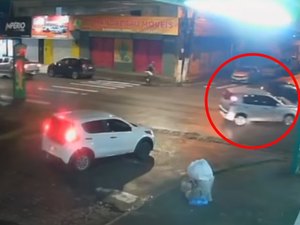 [Vídeo] Motorista foge após colisão entre veículos no conjunto Cleto Marques Luz