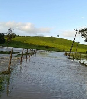 Rio Jacuípe ultrapassa cota de atenção após chuvas