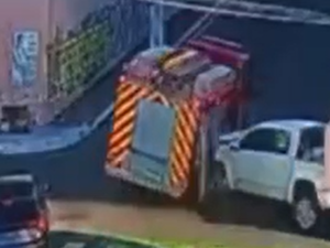 [Vídeo] Imagens mostram sequência de colisões em acidente com viatura dos Bombeiros em Maceió