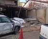 Caminhão compactador de lixo colide contra carro e residência em Maragogi