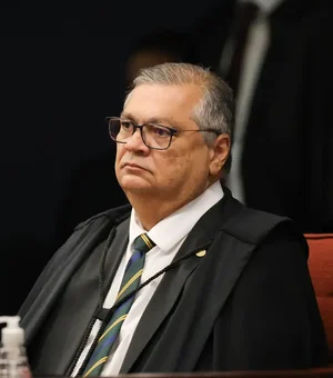Flávio Dino abre apuração sobre emendas para produtora do filme de Bolsonaro