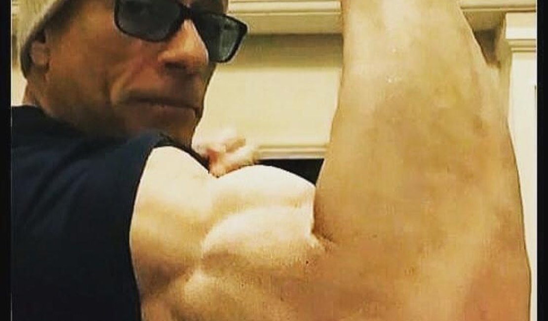 Aos 59 anos, Jean-Claude Van Damme impressiona seguidores com tamanho do bíceps