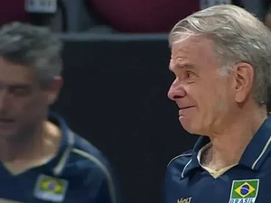 Bernardinho chora por perda da mãe em jogo do Brasil no Mundial de Vôlei