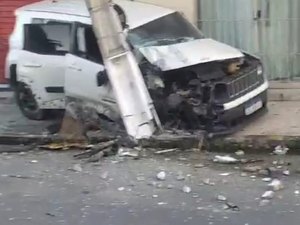 [Vídeo] Militar se distrai ao volante e provoca colisão na Jangadeiros Alagoanos