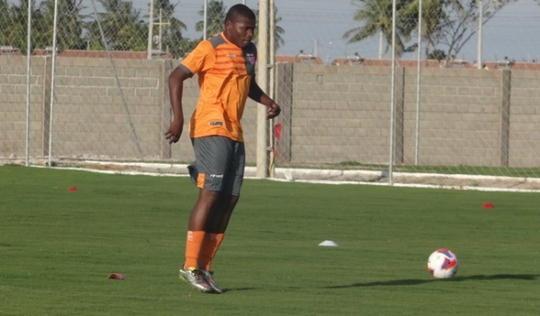 Lúcio Maranhão diz estar pronto para substituir Zé Carlos no CRB